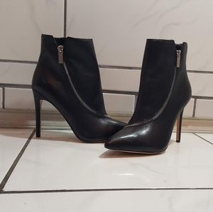 Aldo Asteilia Leather 

Wraparound Zipper Booties 